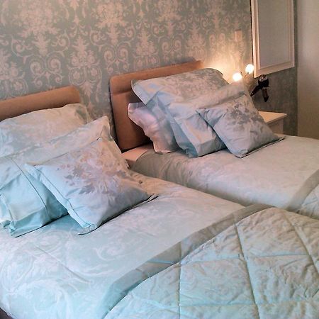 The Old Chapel B&B 洛斯特威西尔 客房 照片