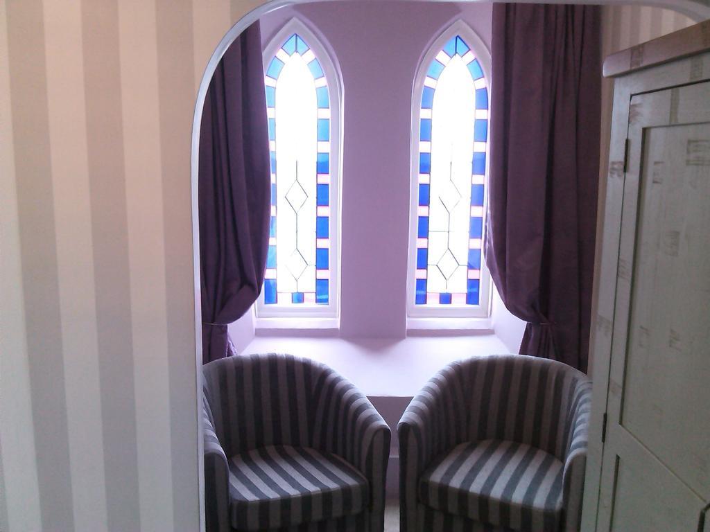 The Old Chapel B&B 洛斯特威西尔 客房 照片