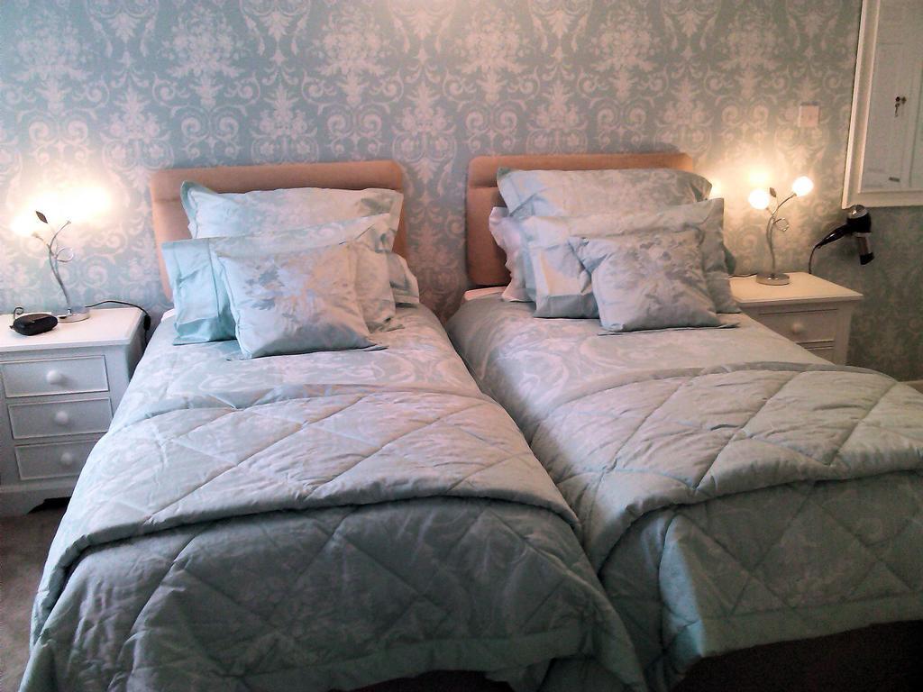 The Old Chapel B&B 洛斯特威西尔 客房 照片
